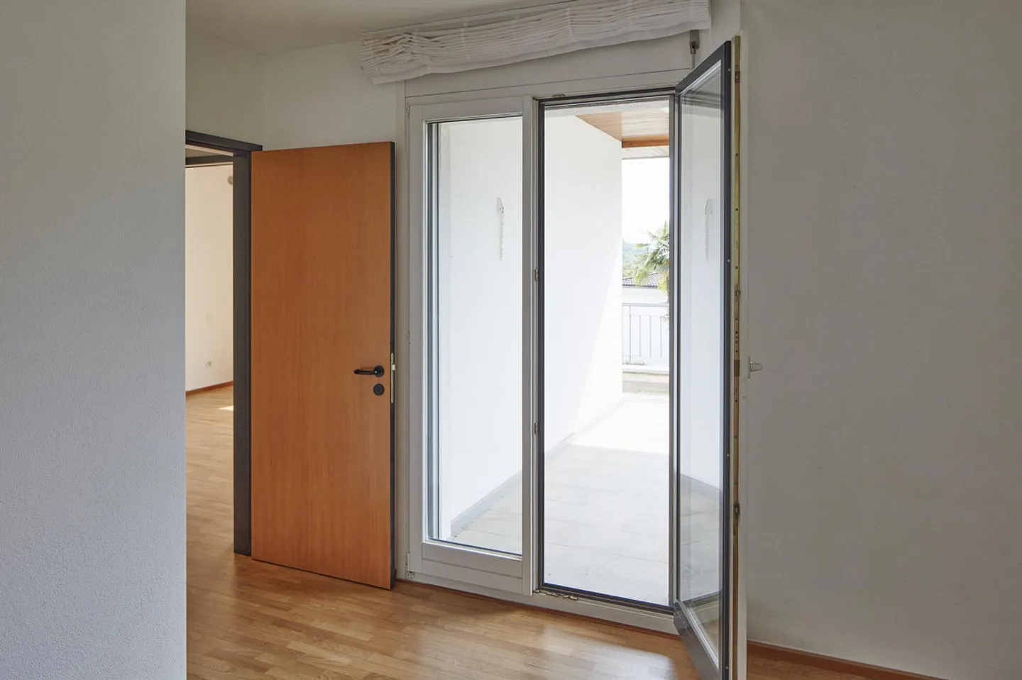 Appartement avec 4 pièces dans une maison jumelée à Comano - Photo 7 sur 10