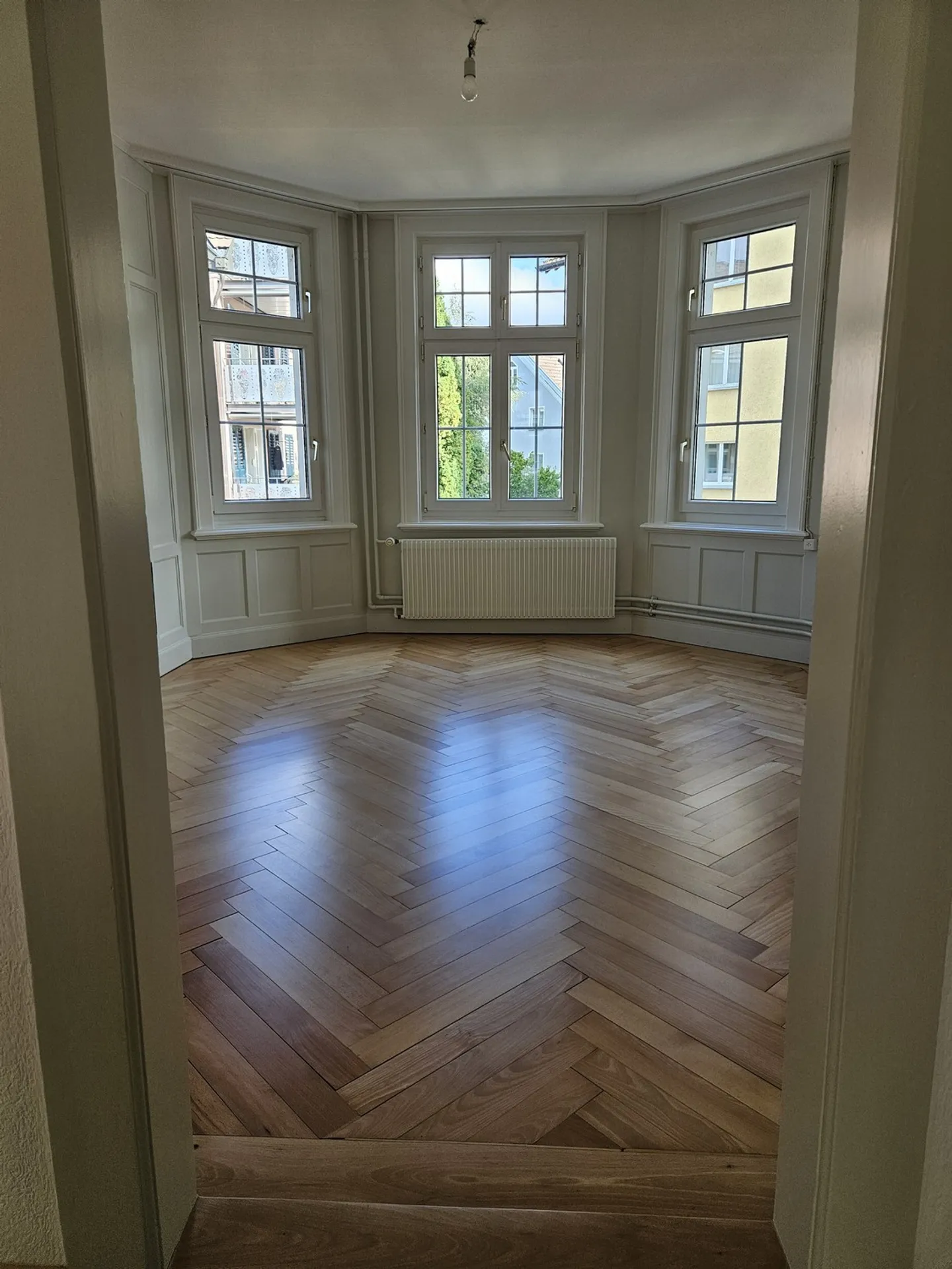 gepflegte 4 Zi. Wohnung, zentral gelegen - Foto 1 von 9