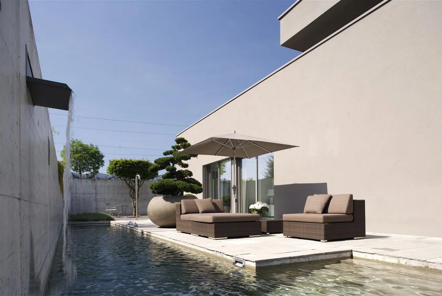 Exceptional Villa with Lake Access - Photo 2 of 4