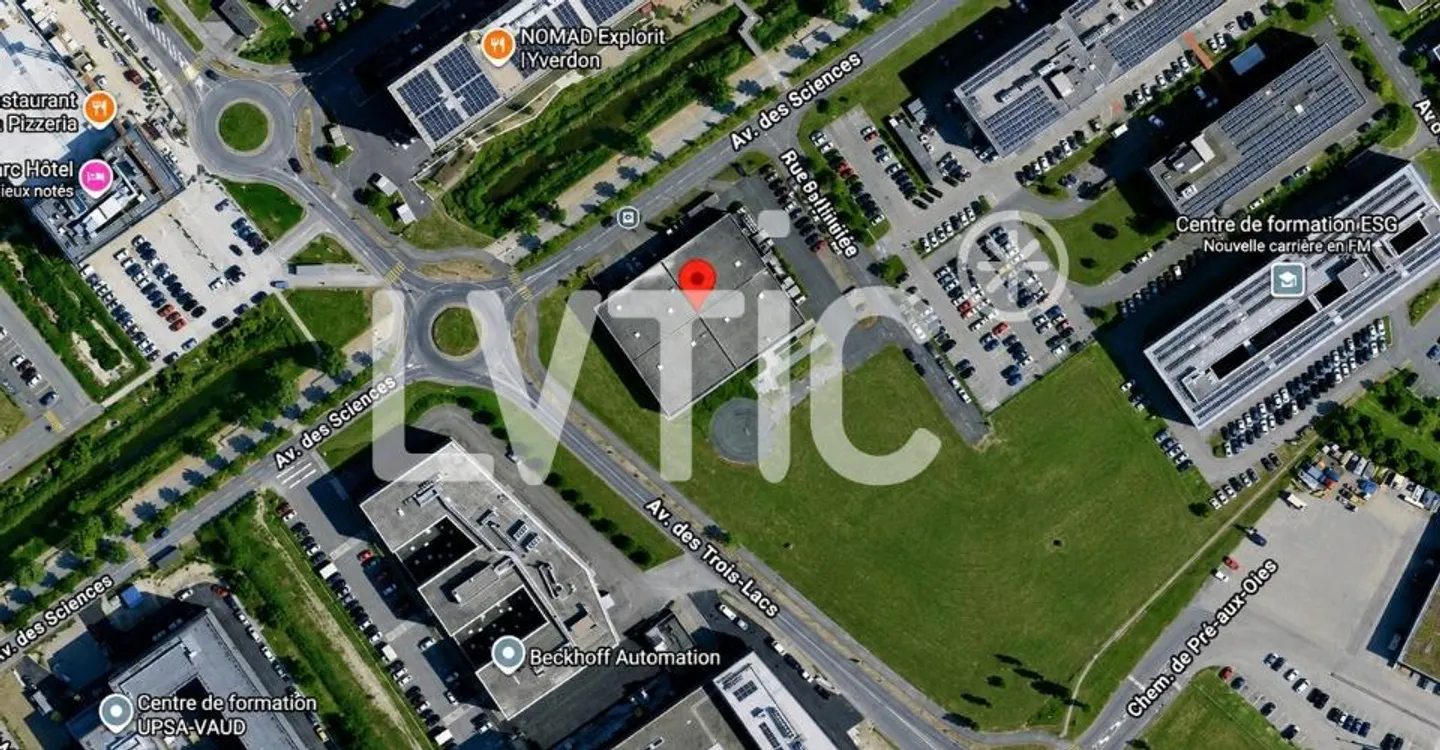 Industrial building on a 17,000 m2 plot for sale in Yverdon - Photo 3 of 12