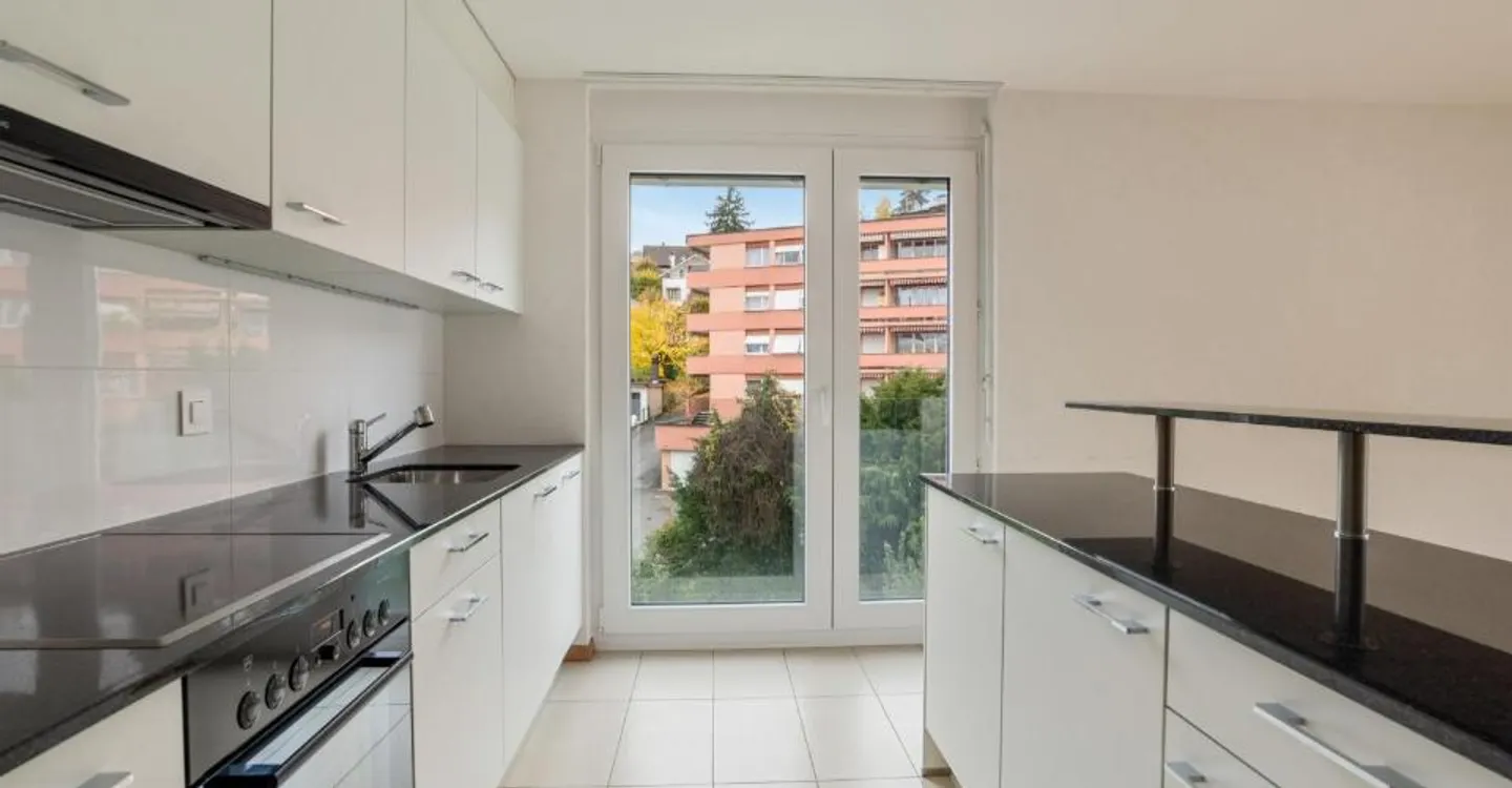 Ideal Apartment in Tour-de-Peilz - Photo 2 of 8