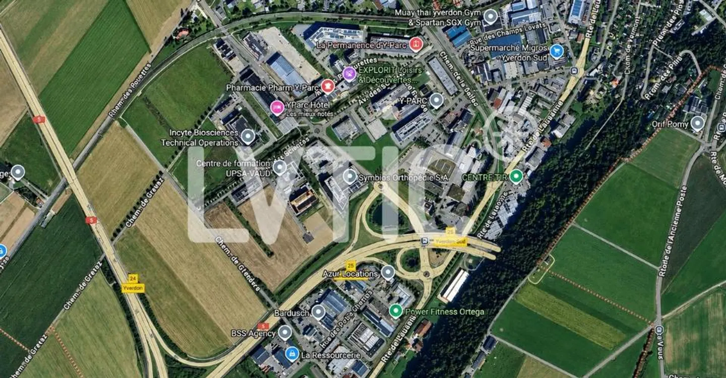 Industrial building on a 17,000 m2 plot for sale in Yverdon - Photo 11 of 12