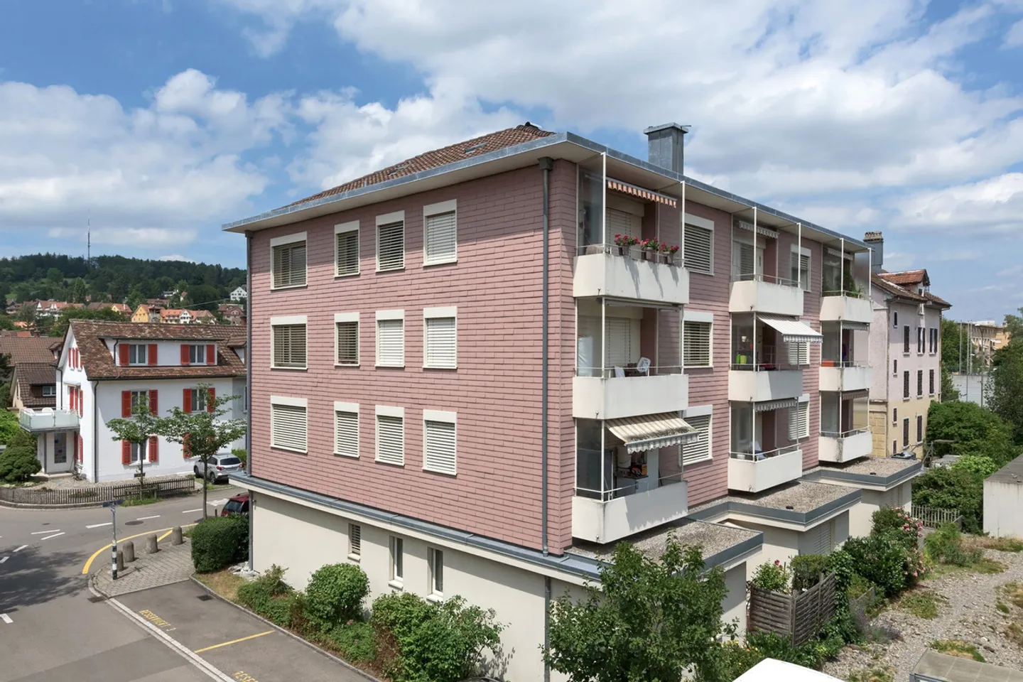 Cozy Single Apartment Near the City - Photo 2 of 6