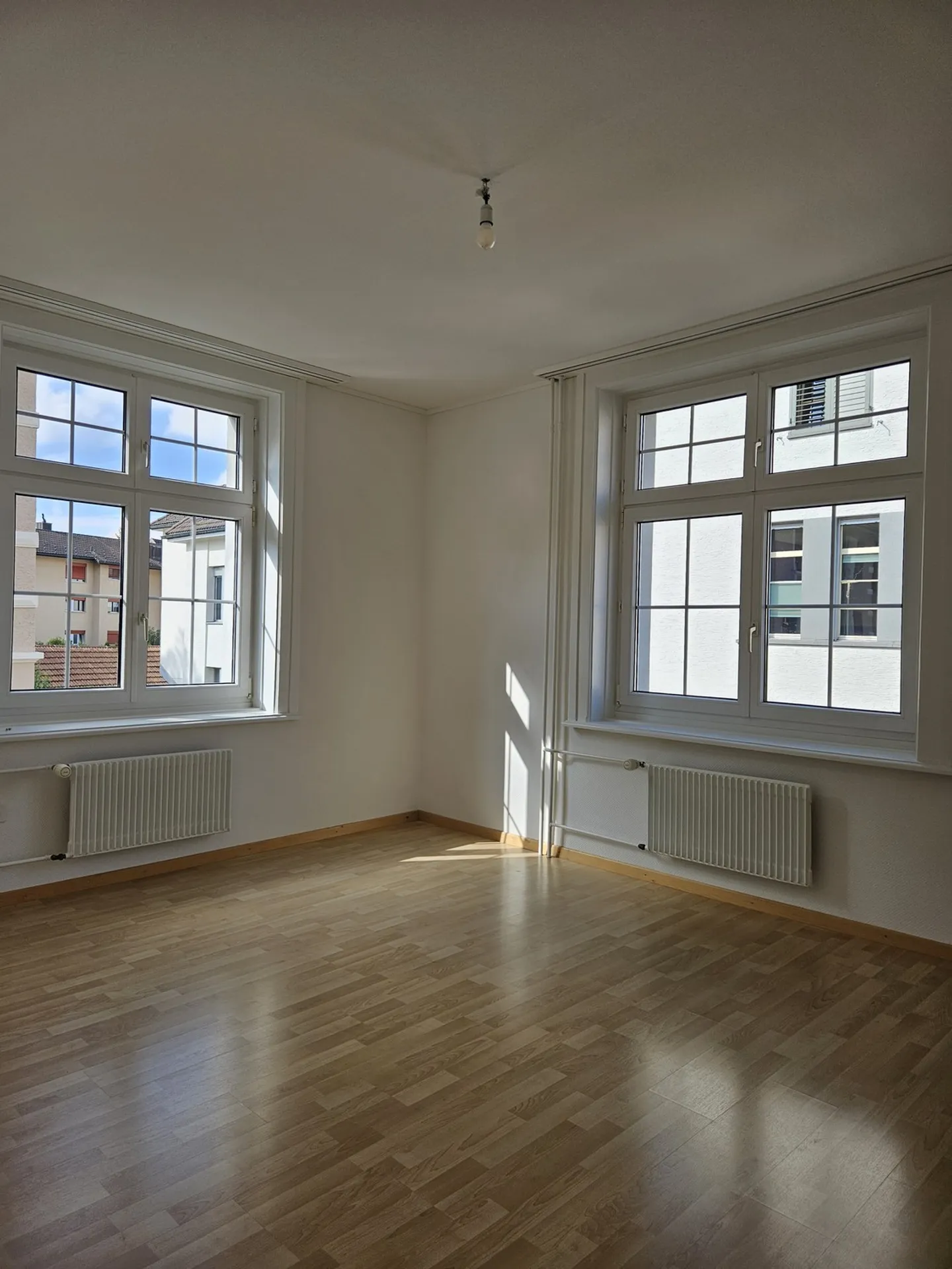 gepflegte 4 Zi. Wohnung, zentral gelegen - Foto 5 von 9