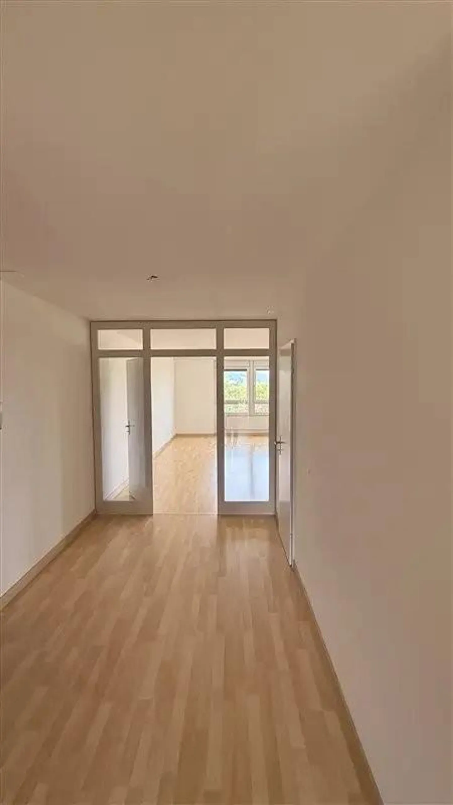 Helle 4.5-Zimmer-Wohnung mit Aussicht - Foto 8 von 10
