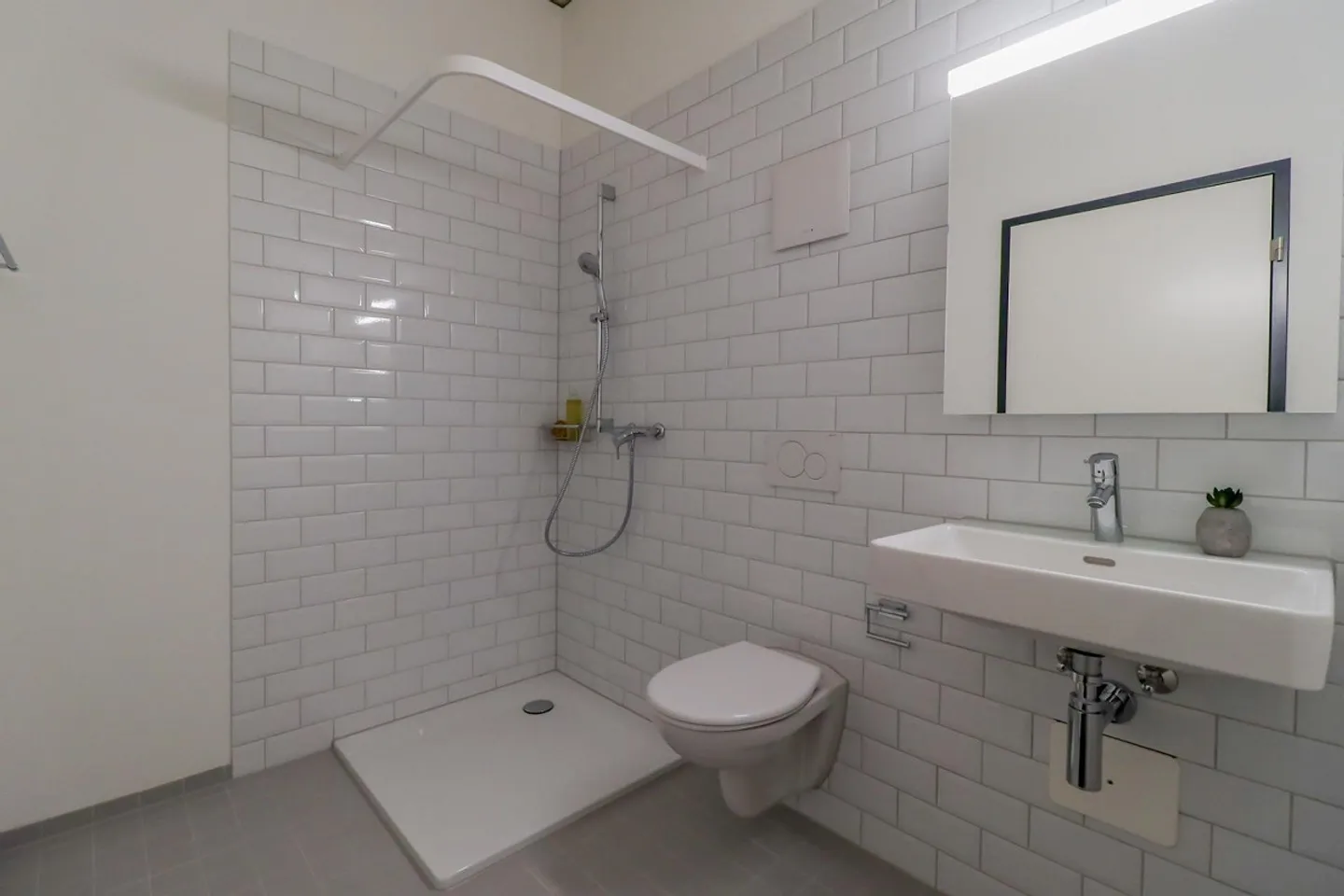 Moderno appartamento con 1 camera da letto in affitto - Foto 2 di 4
