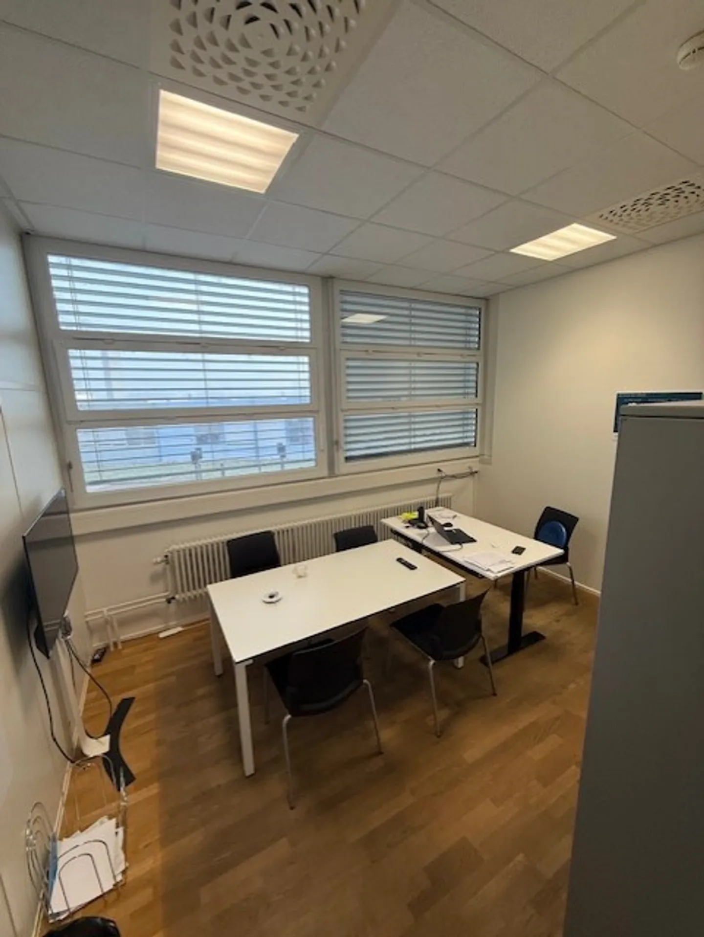 Bureau moderne avec parking - Photo 2 sur 9