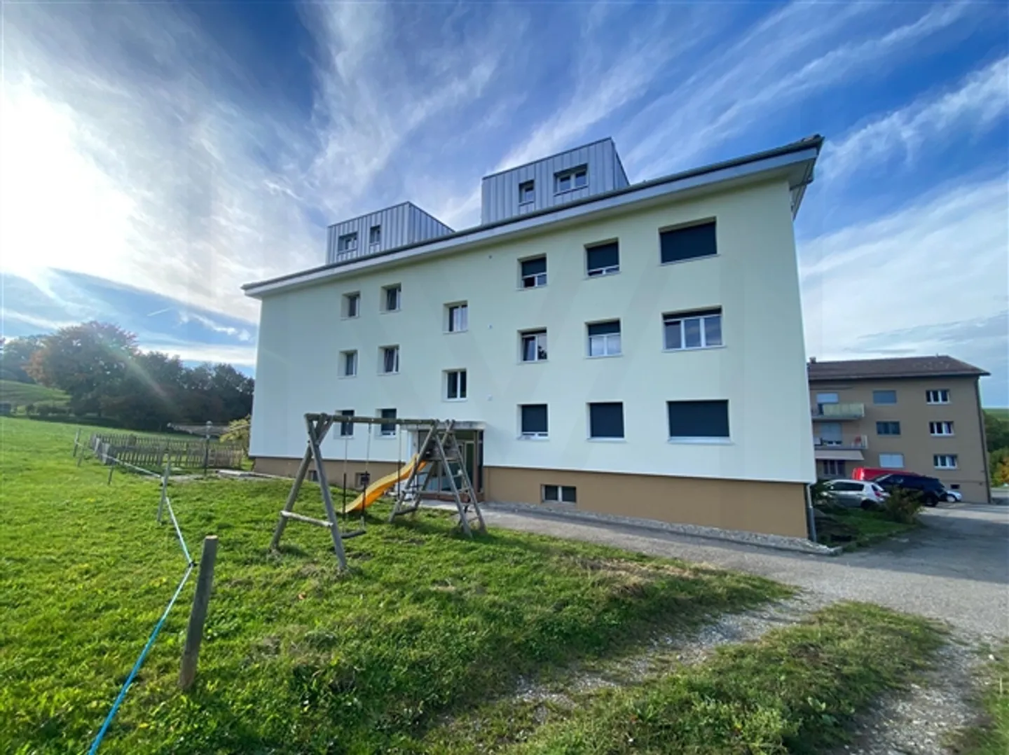 Small 3.5-room apartment on the first floor - Photo 2 of 10