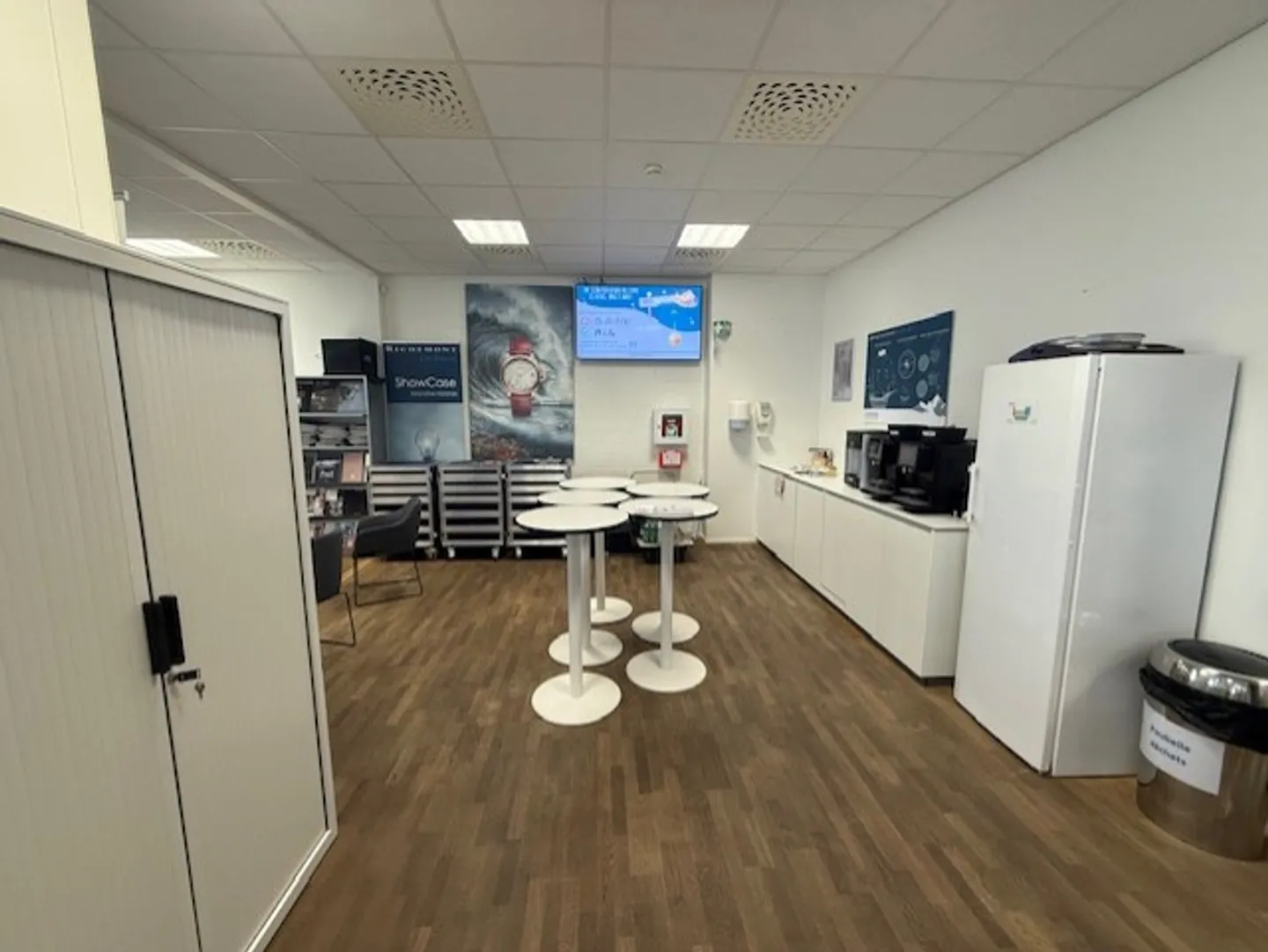 Bureau moderne avec parking - Photo 6 sur 9