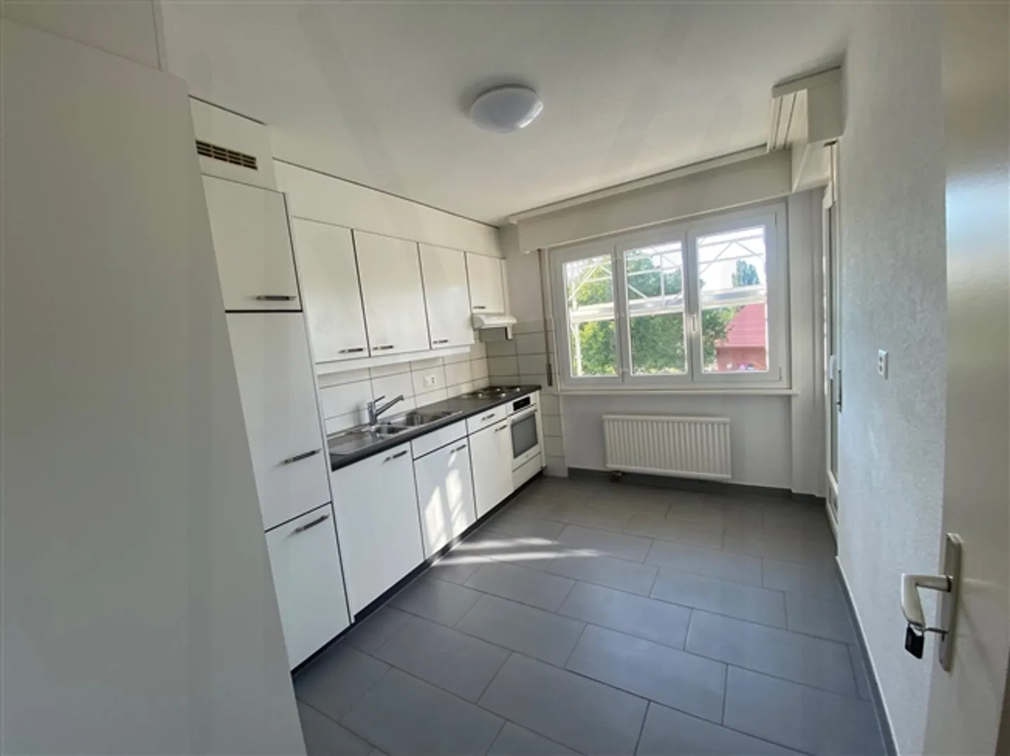 Small 3.5-room apartment on the first floor - Photo 6 of 10