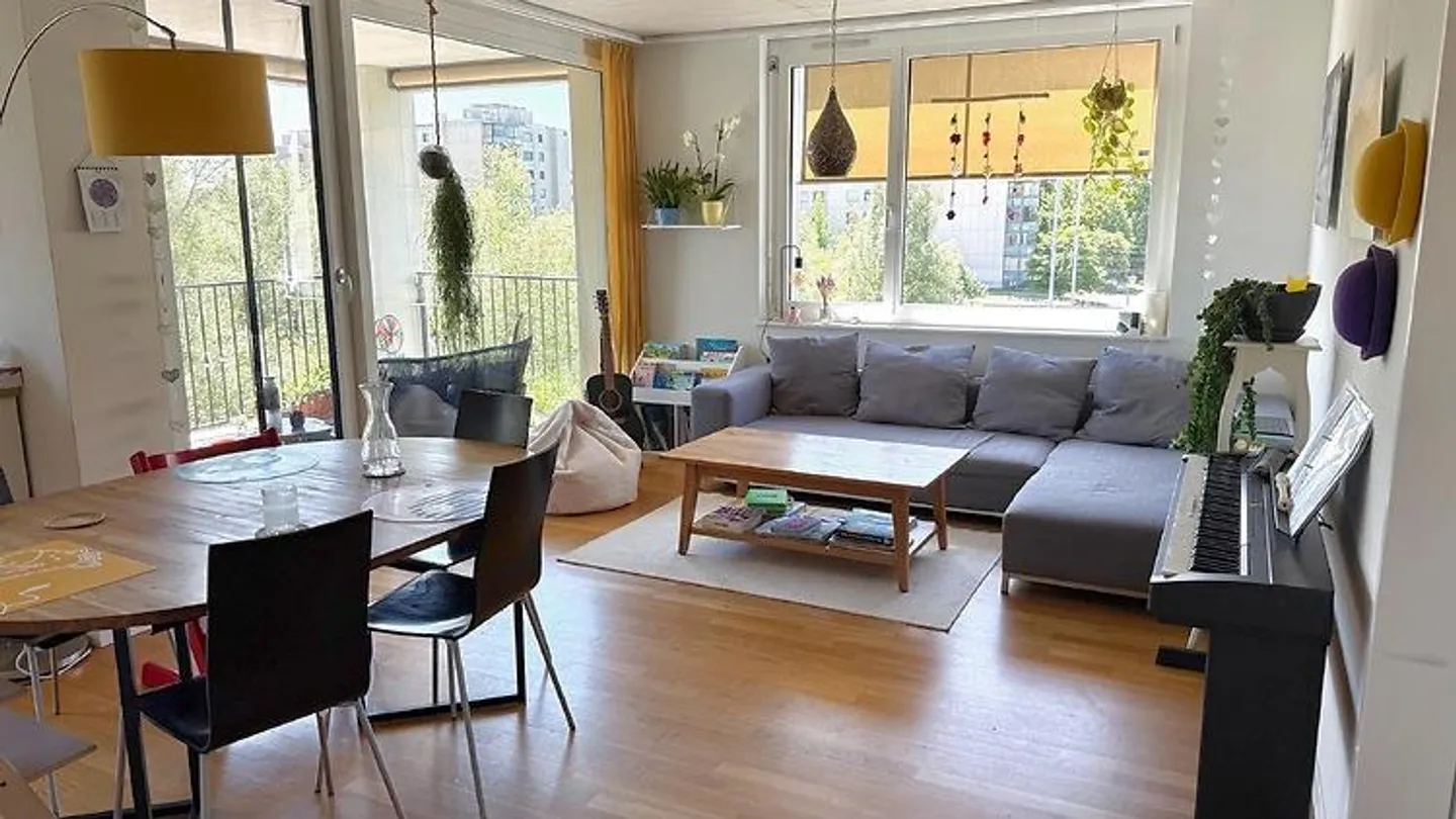 4½ ROOM APARTMENT IN ZURICH - DISTRICT 12, FURNISHED, TEMPORARY - Photo 2 of 8