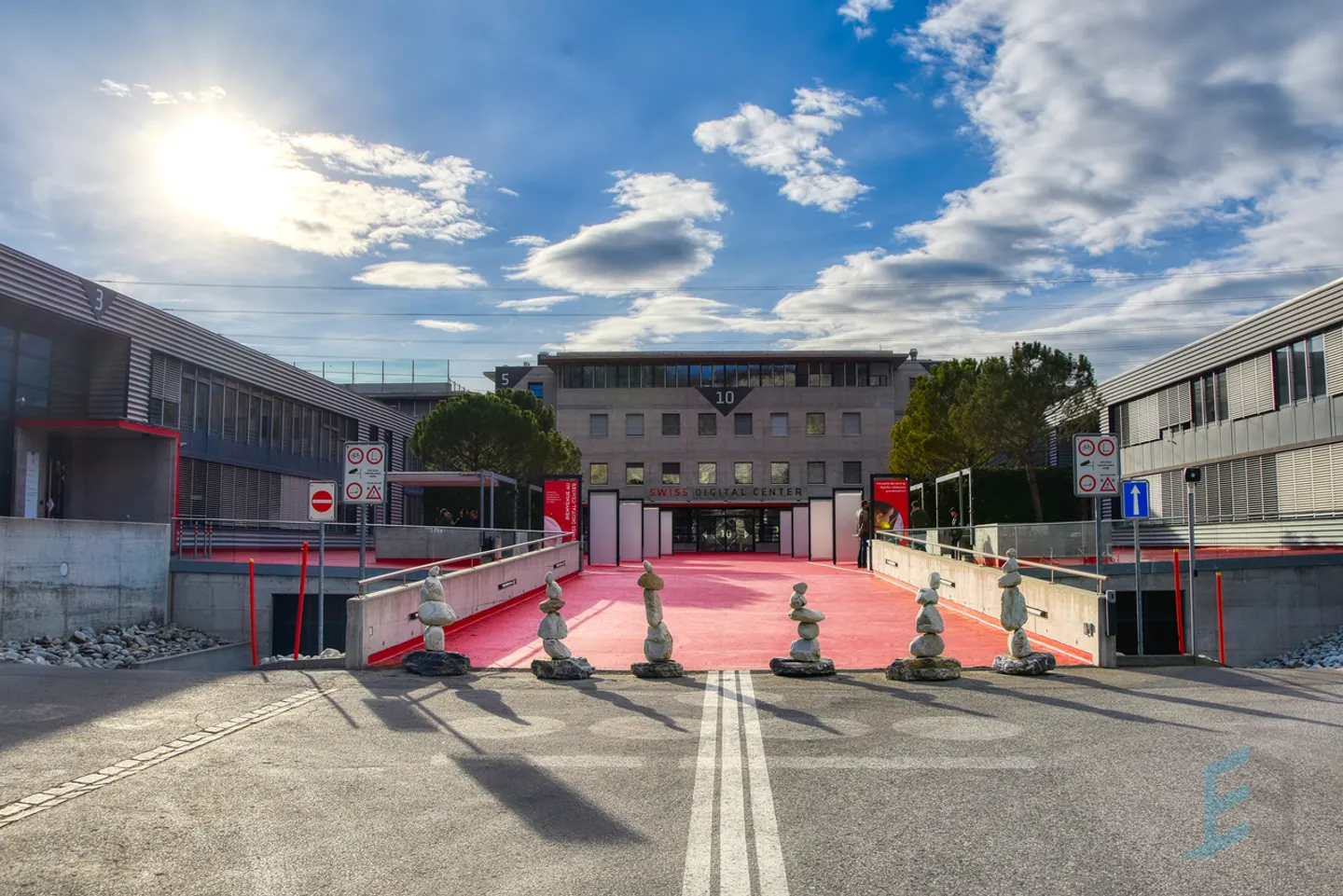 Offices for rent in the heart of the Swiss Digital Center - Photo 1 of 14
