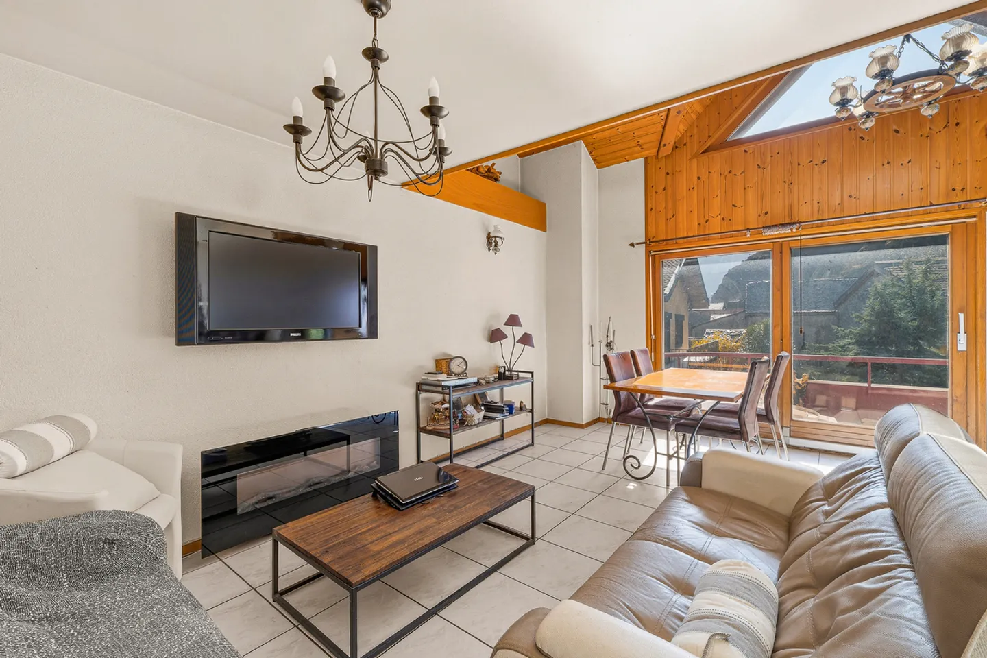 Spacious duplex in the heart of the village - Photo 1 of 10