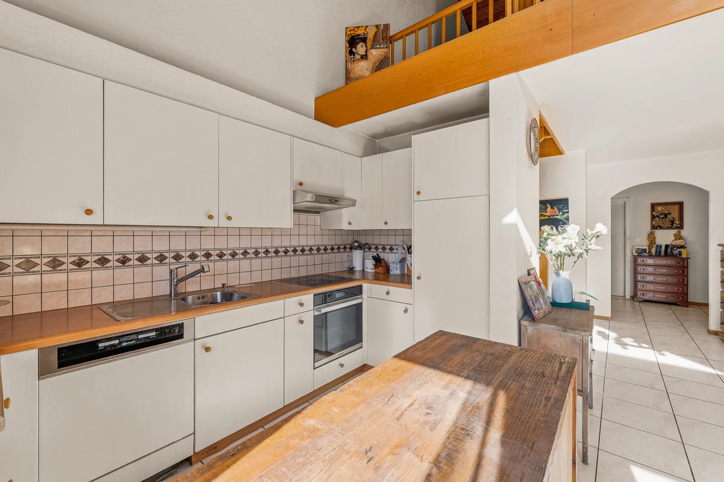 Spacious duplex in the heart of the village - Photo 4 of 10