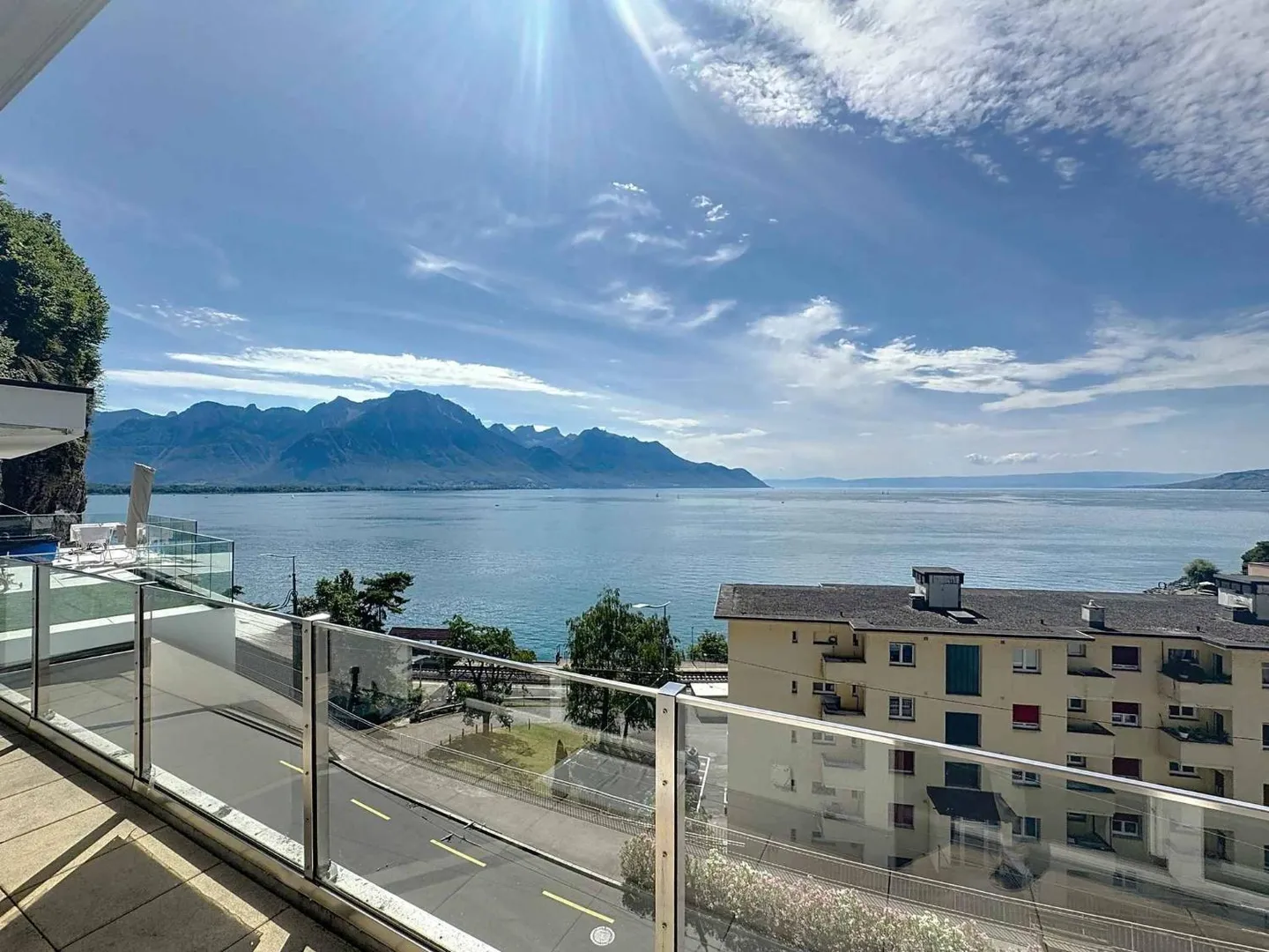 Appartement en attique 3.5 pièces avec une très belle vue sur le lac - Photo 6 sur 12