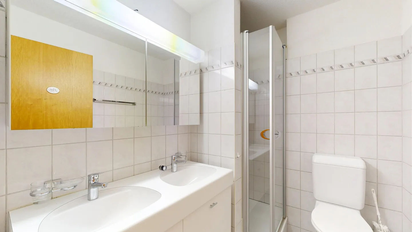 Appartement de jardin 4,5 pièces avec place de parking dans le Jura - Photo 8 sur 11