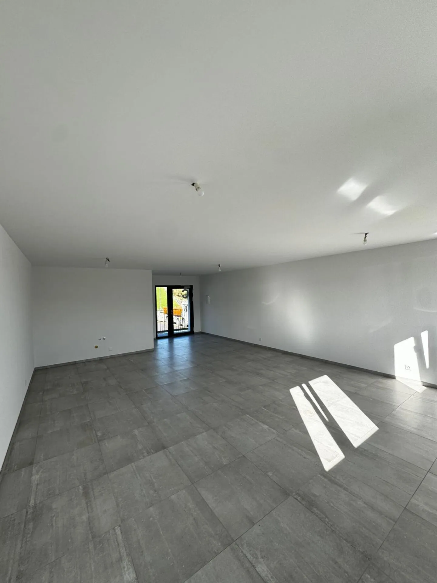 Offices for rent - Photo 2 of 5