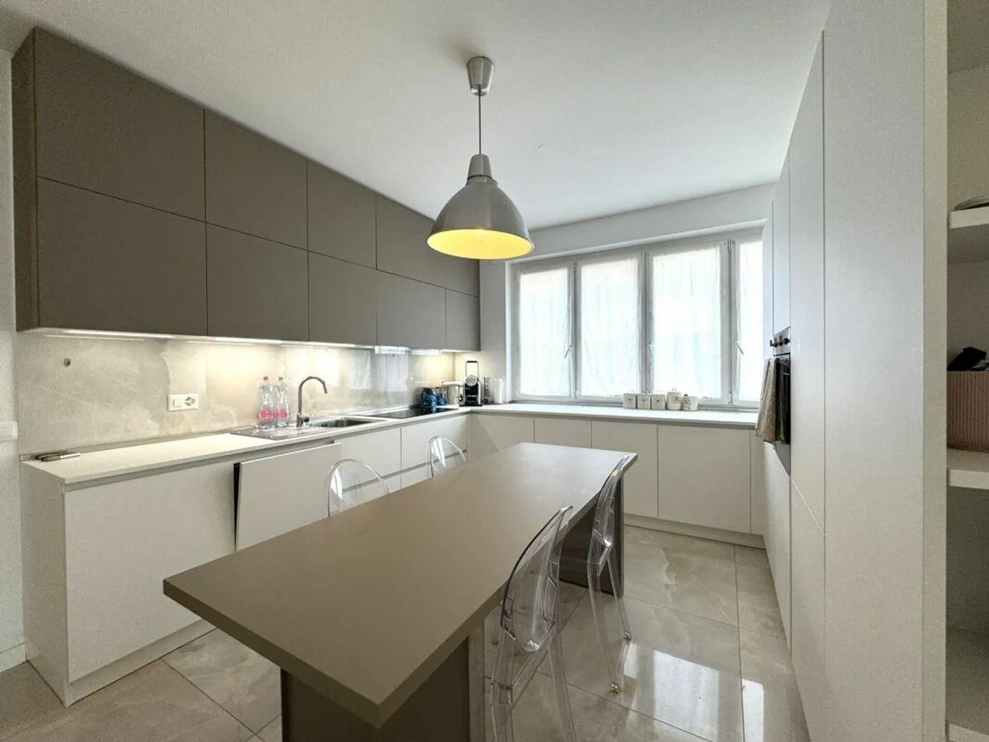 Exklusive Wohnung mit Seeblick und Blick auf den Monte Brè - Foto 3 von 6