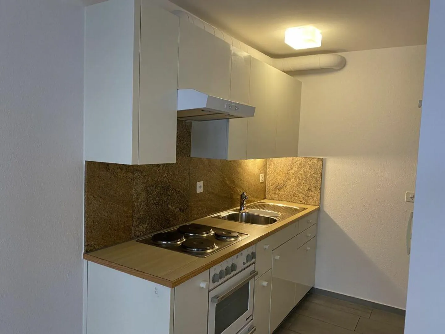 Appartamento singolo in centro - limitato fino al 31.03.2027 - Foto 2 di 9
