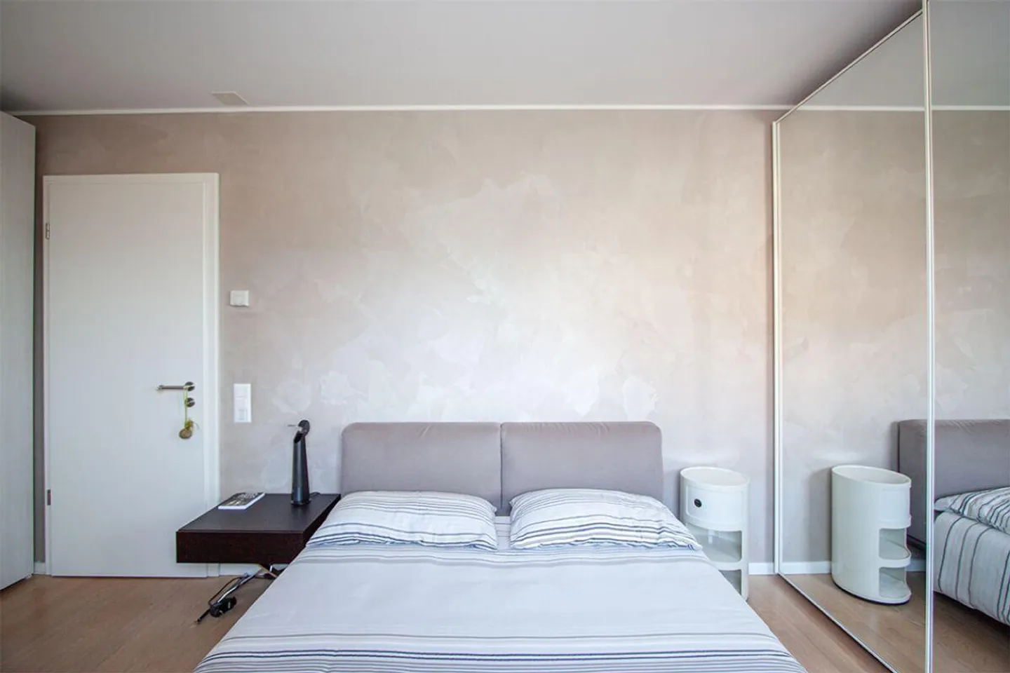 Apartment with high-quality furnishings in the renowned residential complex 'Elos Park' - Photo 6 of 17