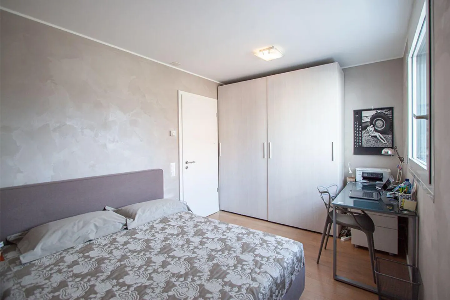Apartment with high-quality furnishings in the renowned residential complex 'Elos Park' - Photo 7 of 17