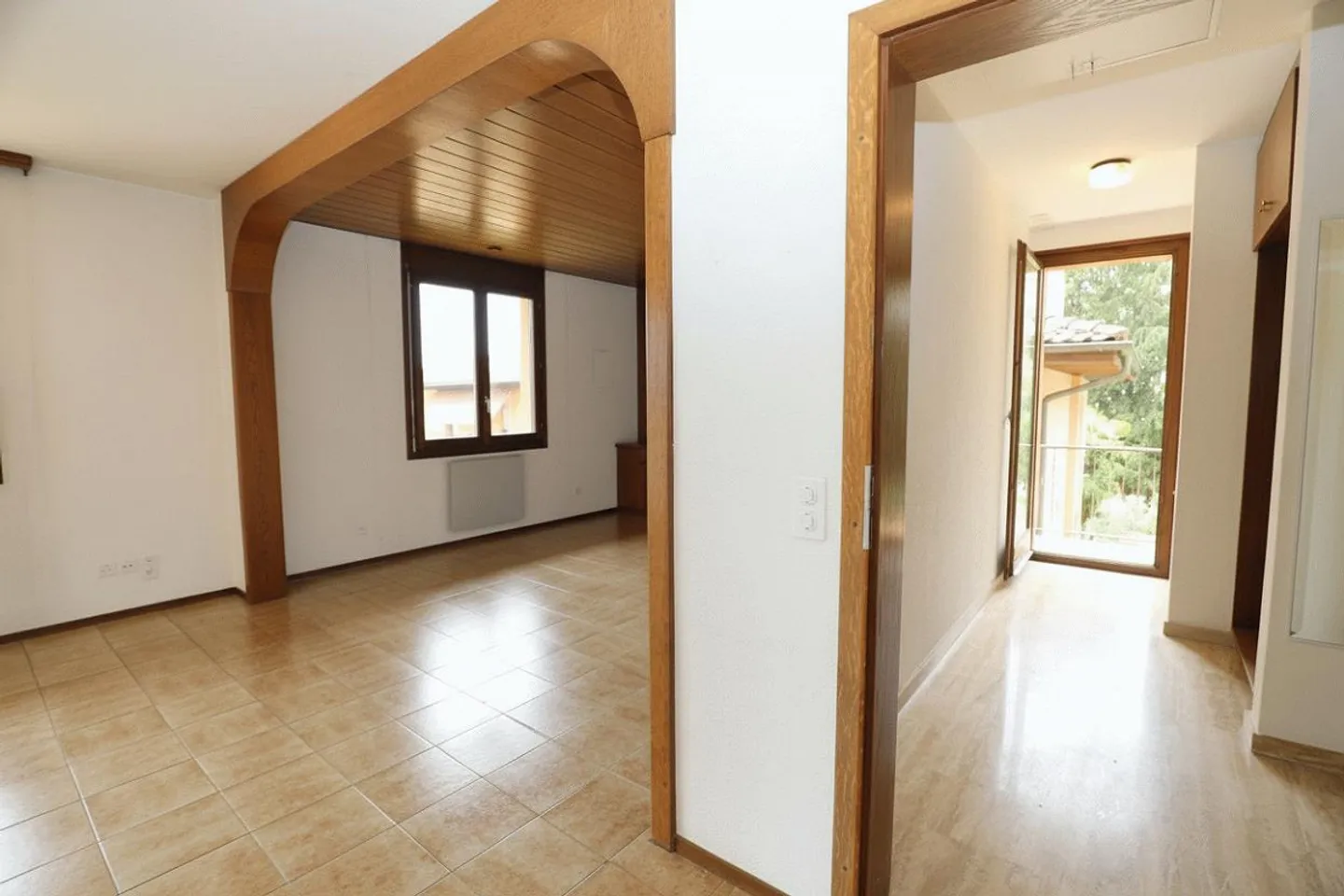 Luminosa maisonette di 4.5/5.5 locali con vista lago, balconi e ascensore (poss. seconda casa) - Foto 8 di 20