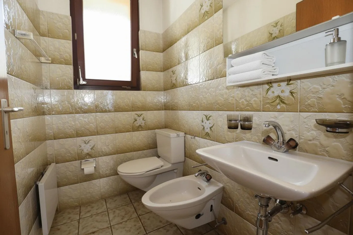 Luminosa maisonette di 4.5/5.5 locali con vista lago, balconi e ascensore (poss. seconda casa) - Foto 10 di 20