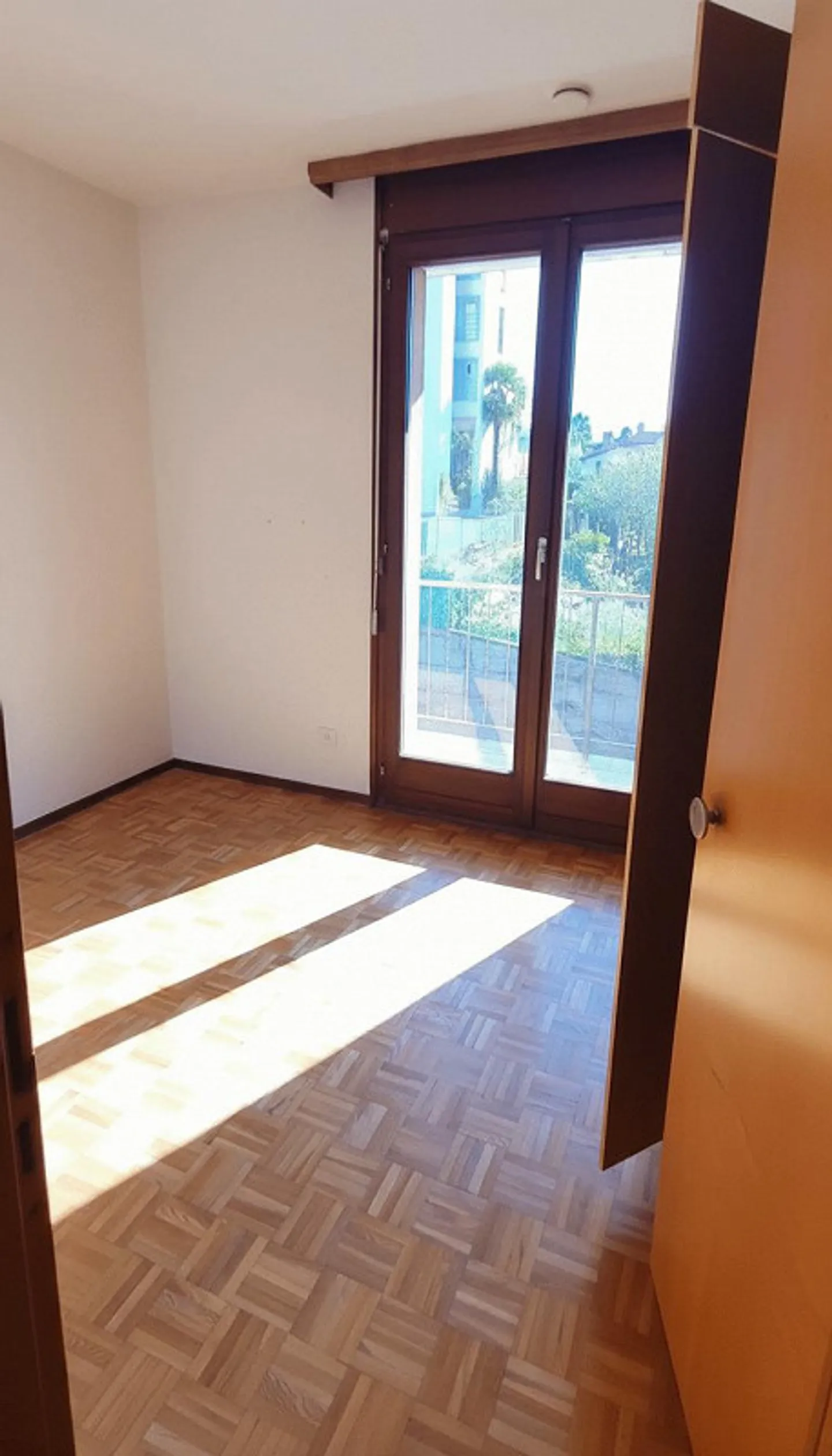 Luminosa maisonette di 4.5/5.5 locali con vista lago, balconi e ascensore (poss. seconda casa) - Foto 16 di 20