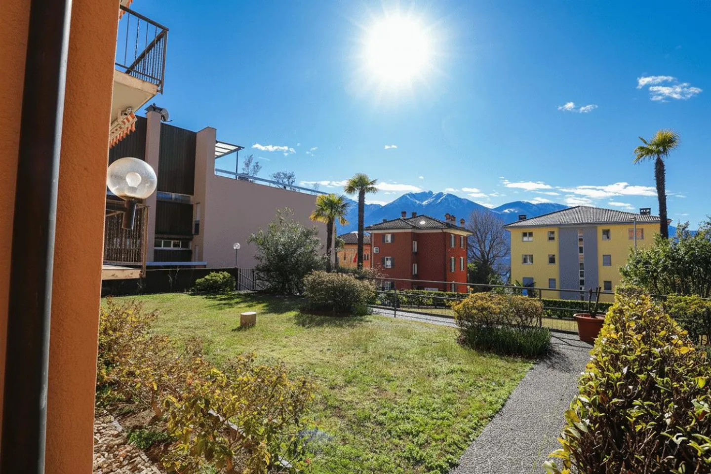 Luminosa maisonette di 4.5/5.5 locali con vista lago, balconi e ascensore (poss. seconda casa) - Foto 17 di 20