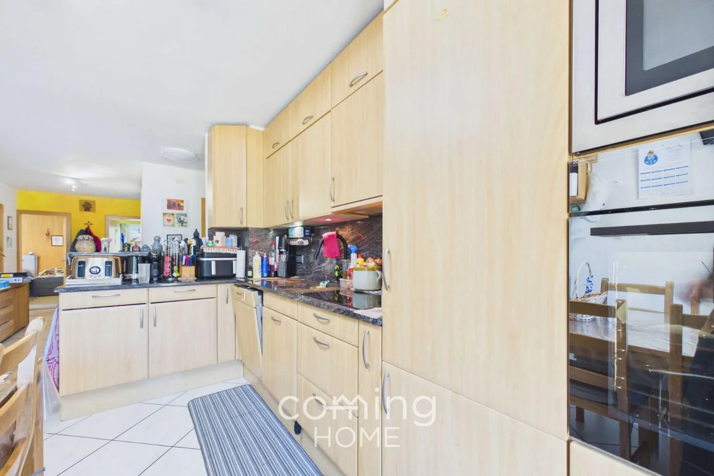Appartement familial de 4,5 pièces avec balcon et vue imprenable à Su - Photo 4 sur 13