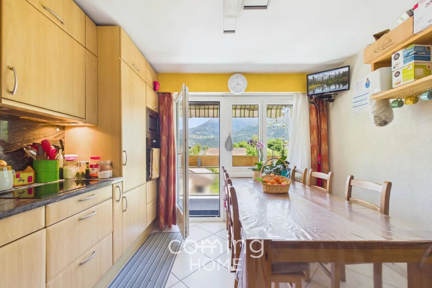 Appartement familial de 4,5 pièces avec balcon et vue imprenable à Su - Photo 7 sur 13