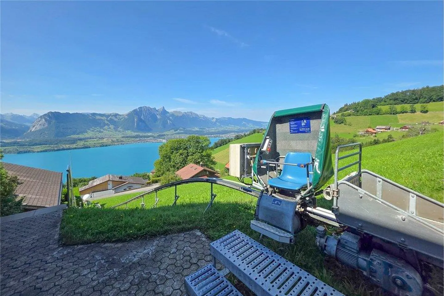 Il tuo nido d'aquila sopra il lago di Thun – qui vivi al di sopra delle cose, con sole, tranquillità e vista illimitata. - Foto 5 di 13