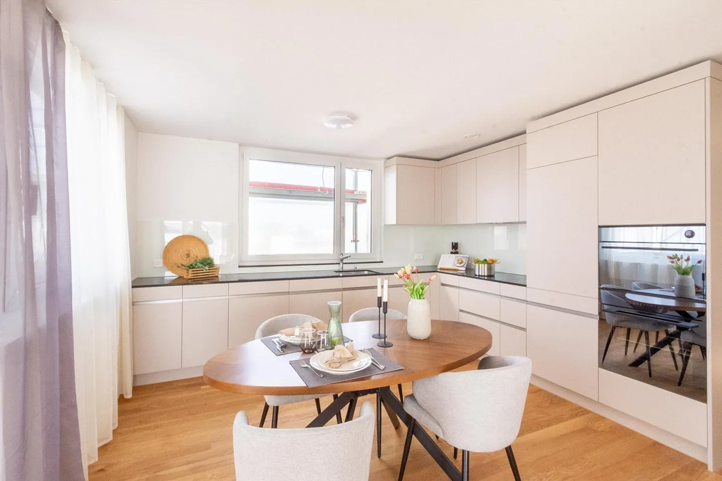 Modern 3.5-room apartment on the 1st floor in a new building - Photo 2 of 8