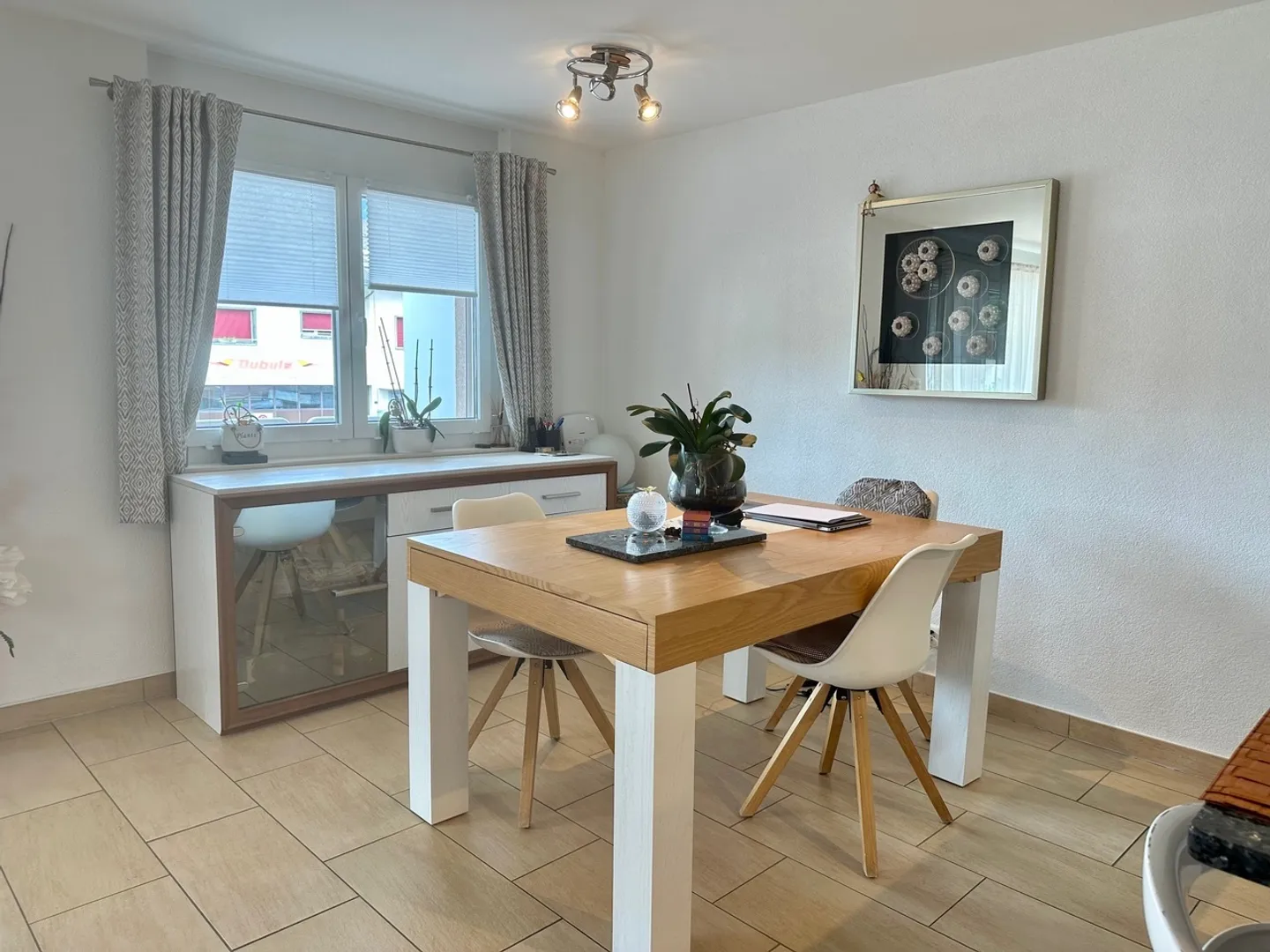 Appartement lumineux avec quatre pièces et demie au centre du village - Photo 2 sur 16