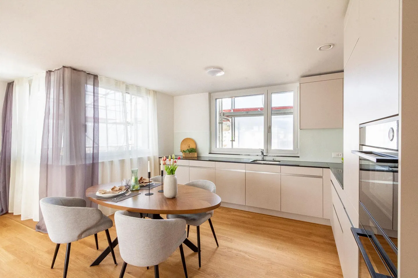 Modern 3.5-room apartment on the 1st floor in a new building - Photo 1 of 8