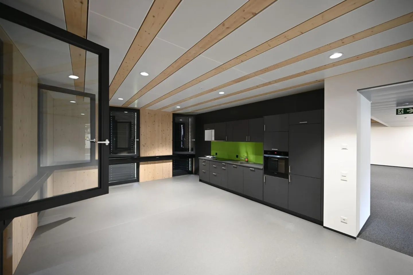 Espace mixte moderne - Photo 4 sur 9