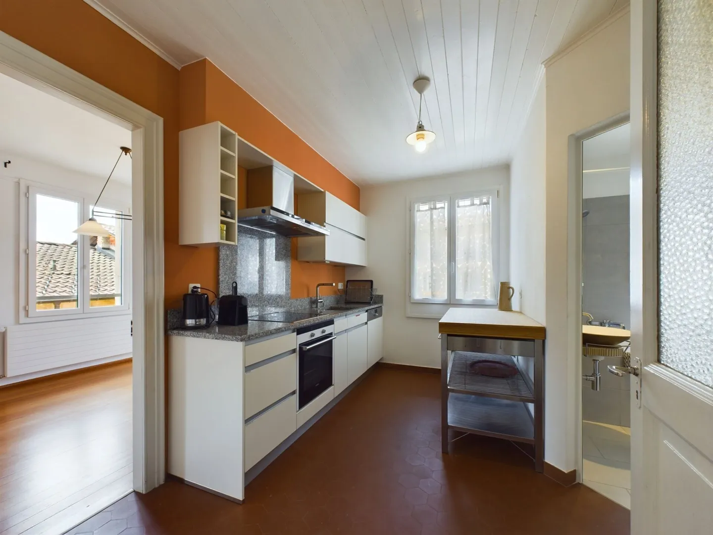 Elegant building of 3 units in the heart of Curio rented - mixed residential/commercial - Photo 10 of 17