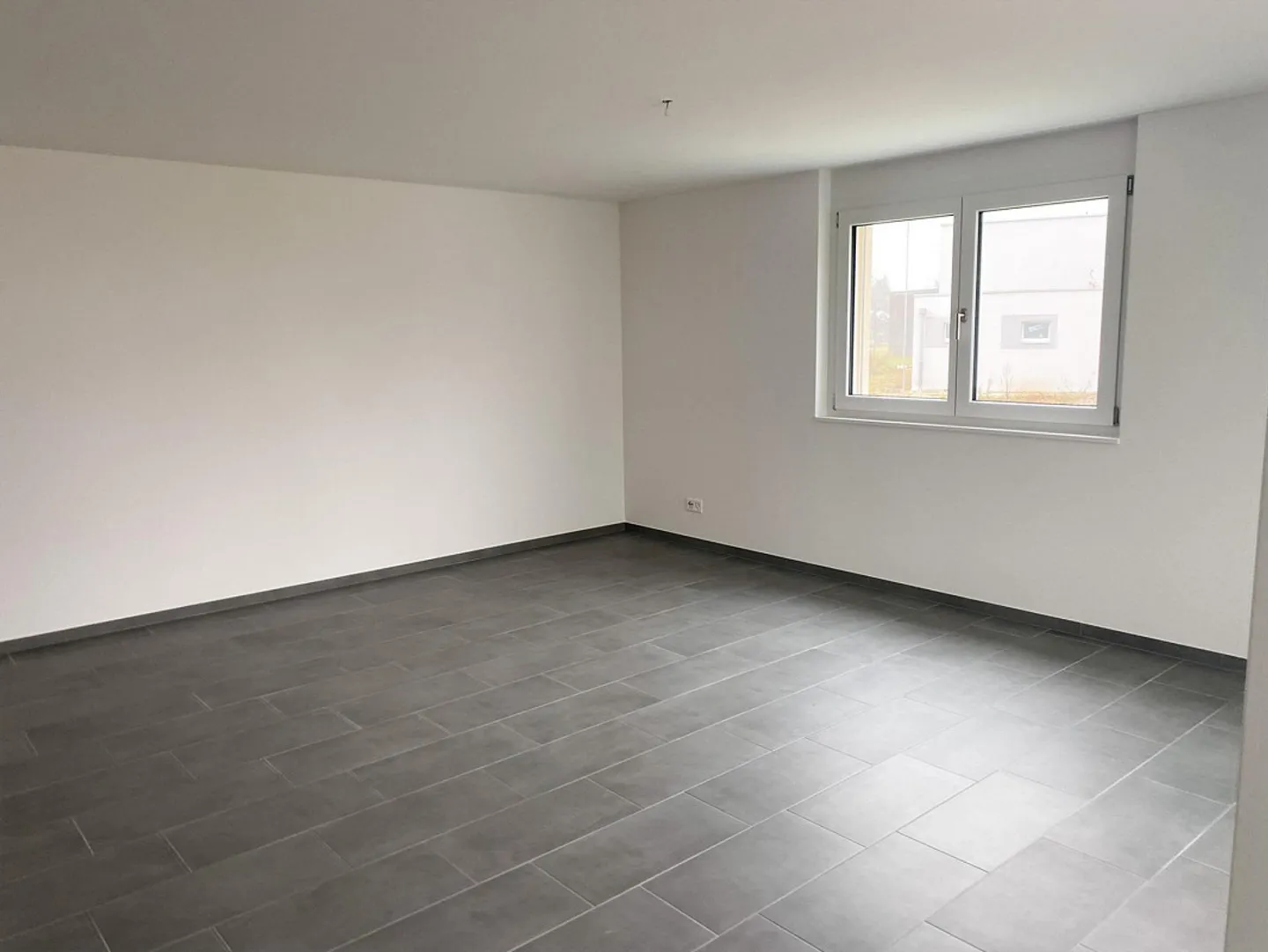 Attractive apartment in a quiet location  Living with comfort - Photo 4 of 12