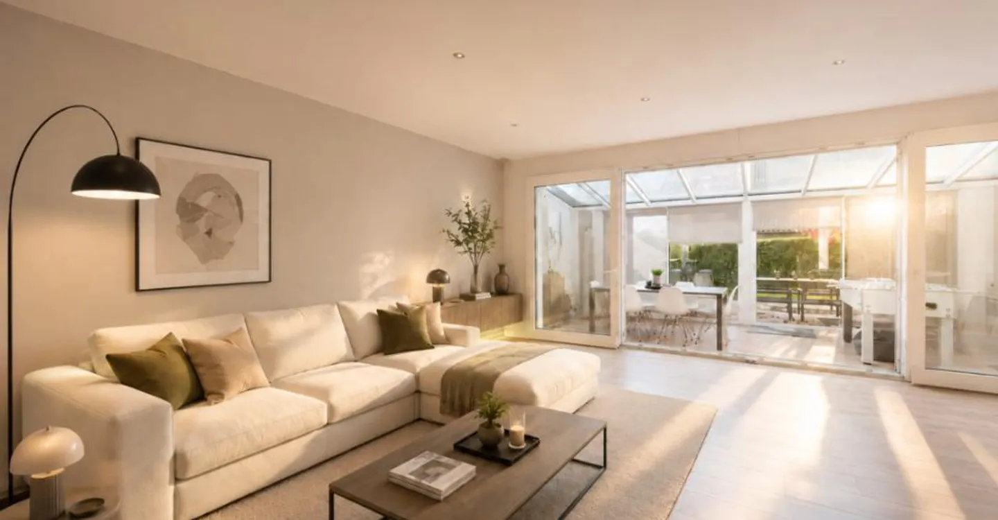 Exclusively: The Contemporary Villa with Mountain View, Bellevue - Photo 1 of 5