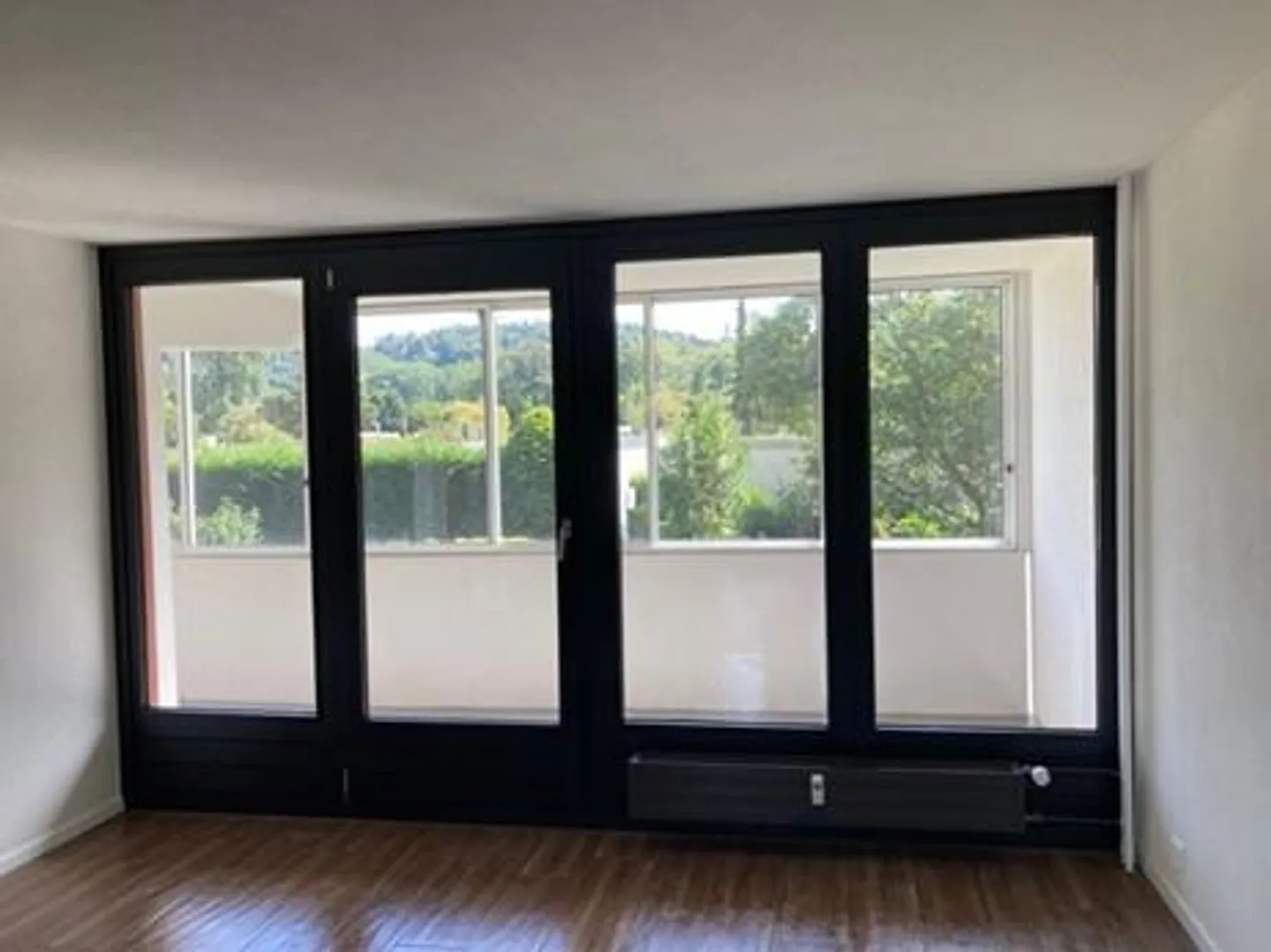 Moderne, appartement 2.5 pièces entièrement rénové - Photo 5 sur 5