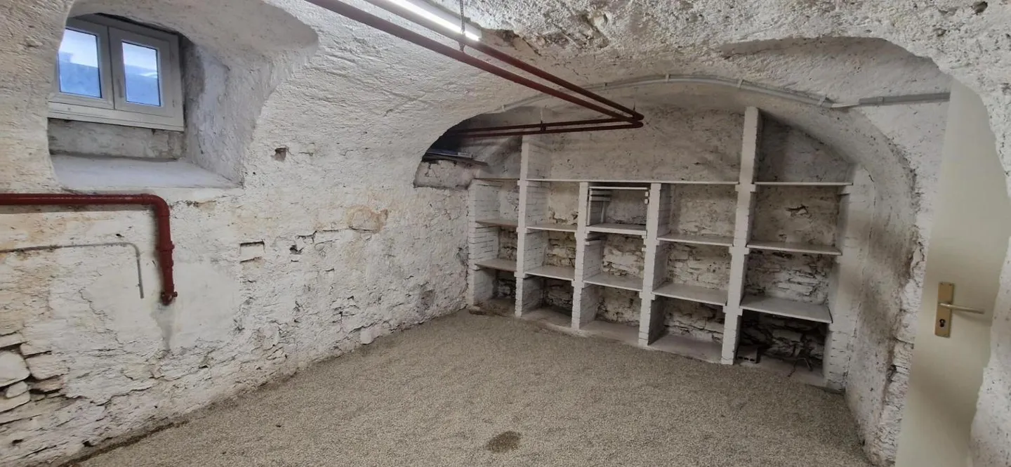 Cave 1 room - Photo 4 of 4