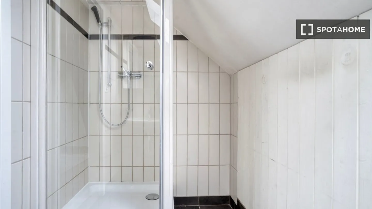 Entdecke, besichtige und miete dein neues Zuhause online mit vollem Vertrauen. - Foto 6 von 11