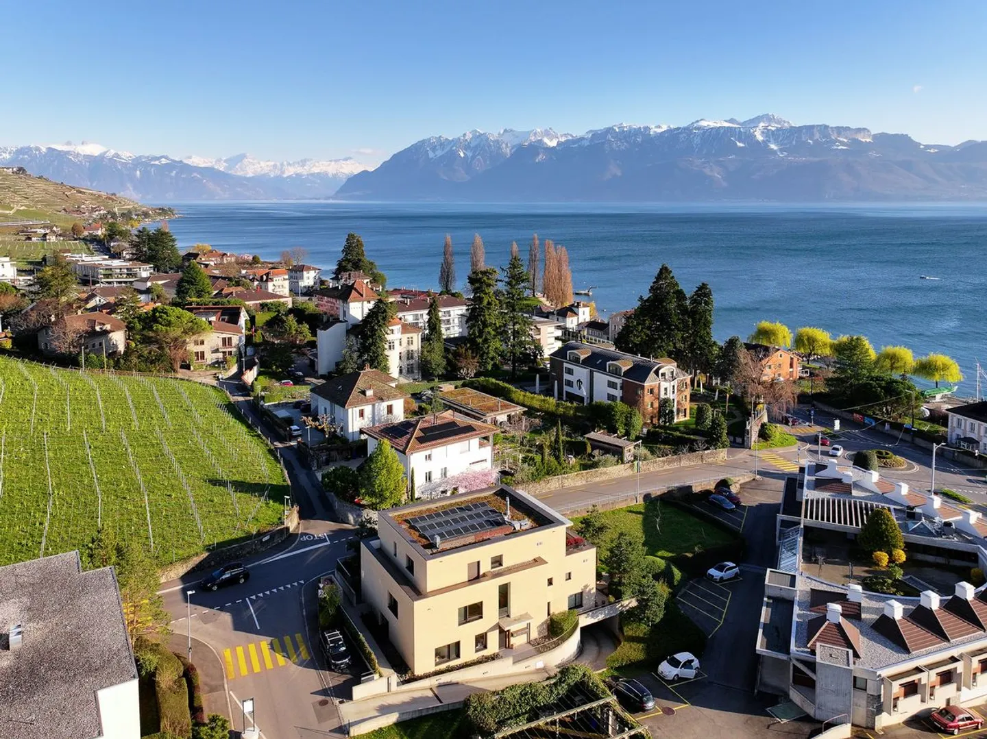 Luxury Apartment near Lake Geneva - Photo 1 of 13