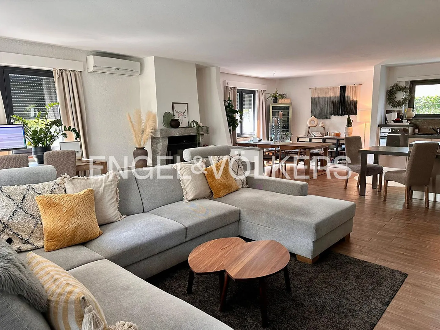 Garden apartment with outdoor pool (62b) - Photo 4 of 15