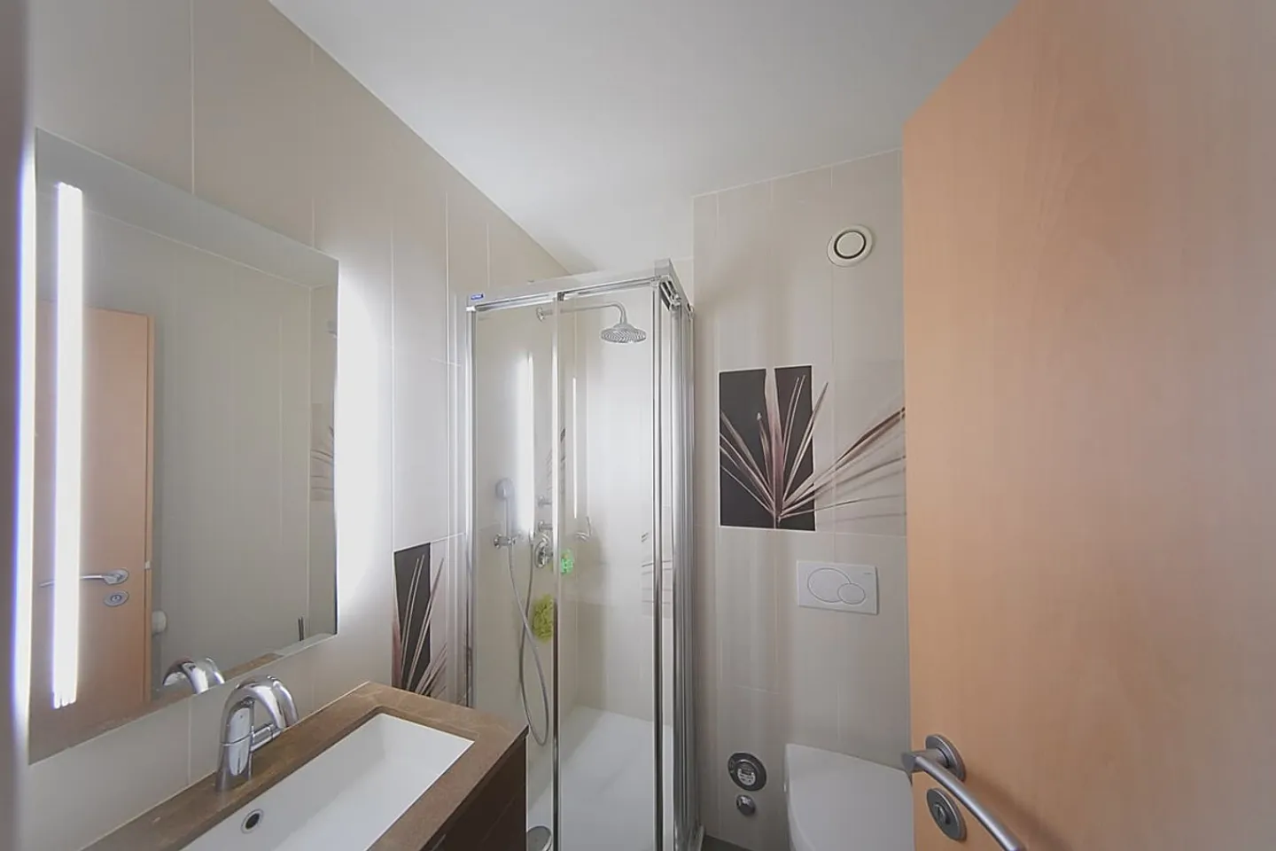 Ampio appartamento con 3 camere, belle finiture - Foto 9 di 13