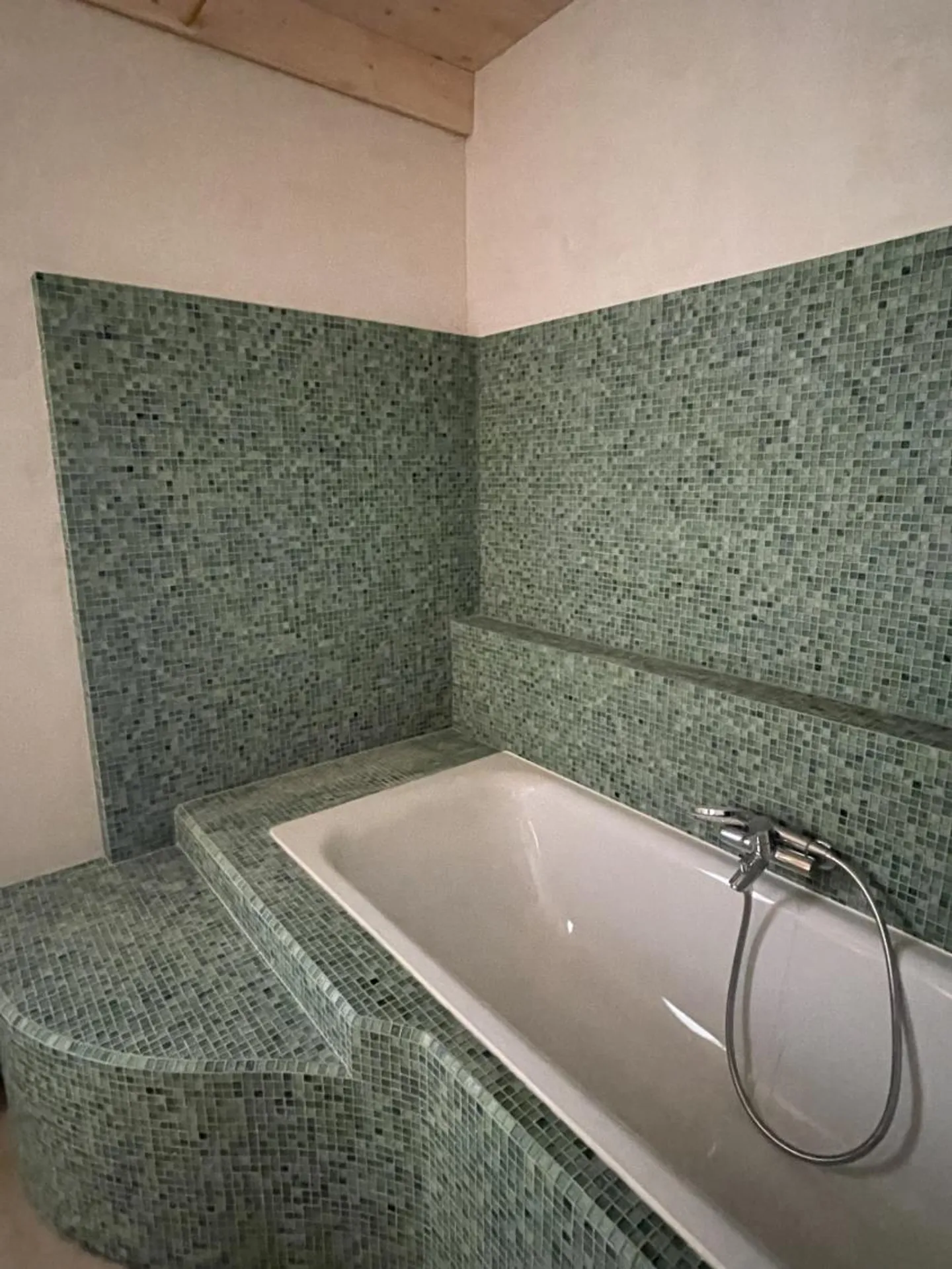 Charmant appartement 4 pièces - Photo 2 sur 7