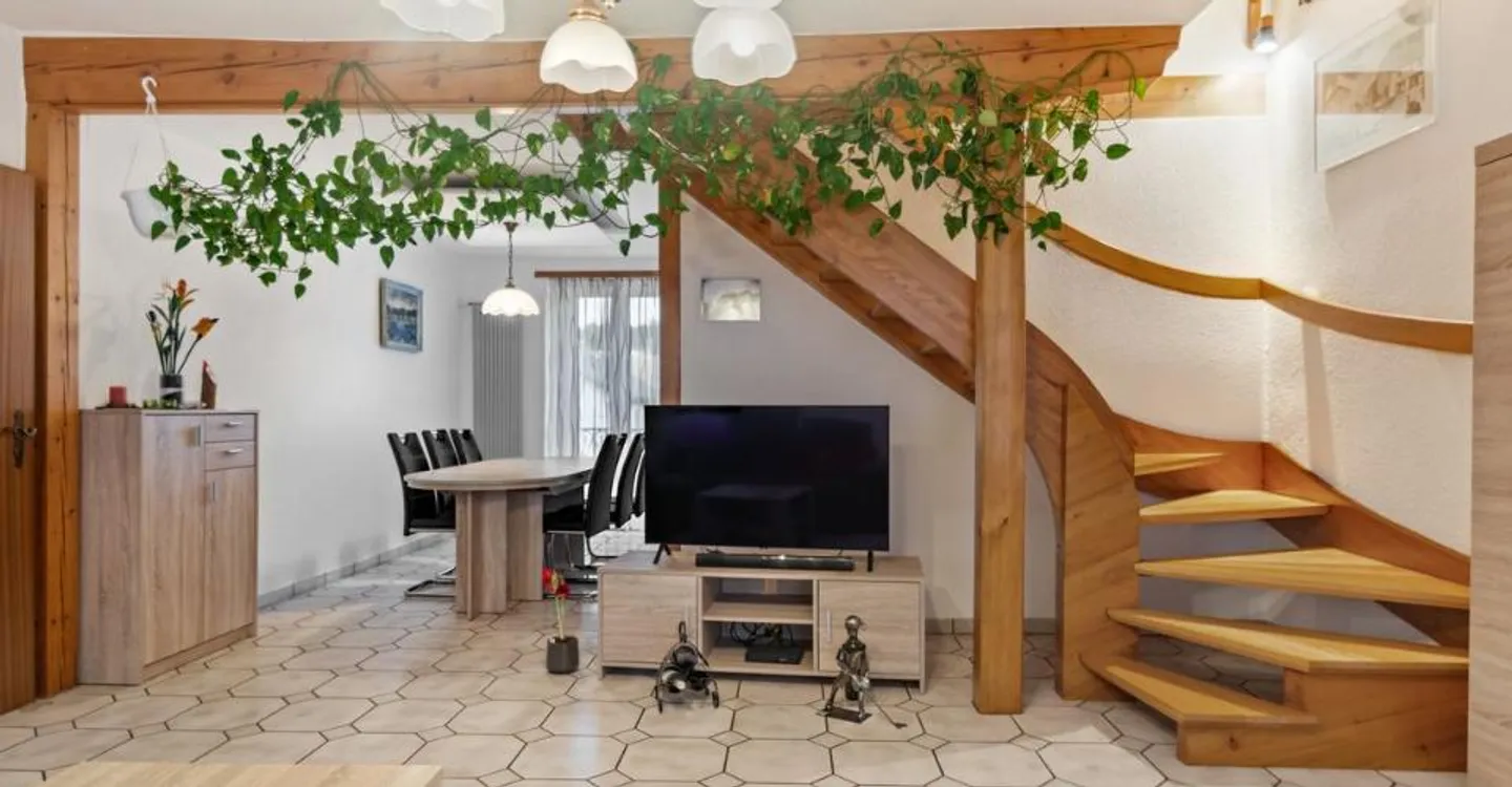 Reihenhaus mit gewerblichen Flächen und großer Terrasse - Foto 7 von 12