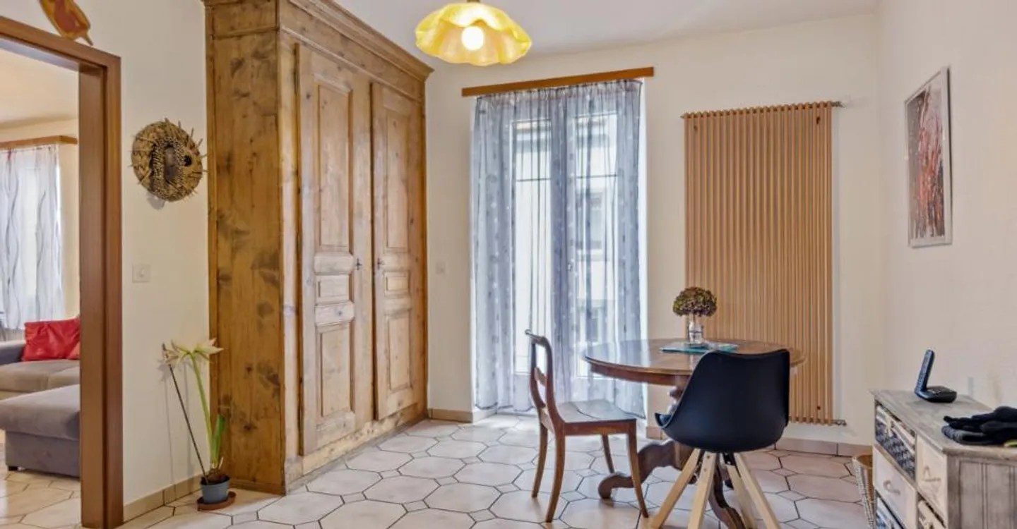 Reihenhaus mit gewerblichen Flächen und großer Terrasse - Foto 3 von 12