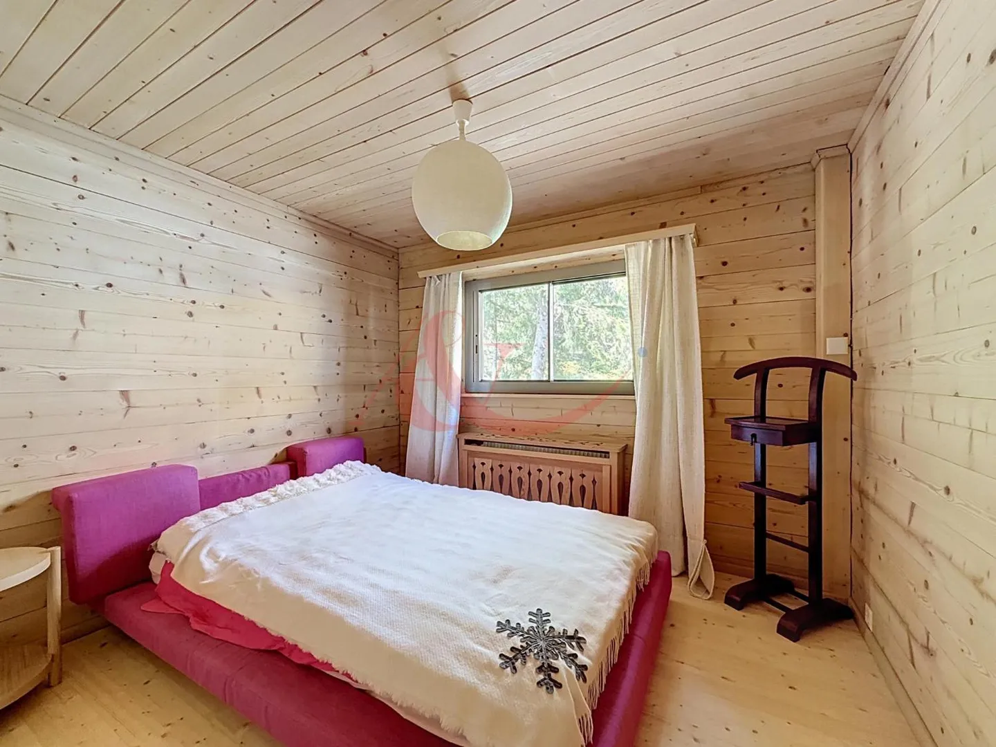 Your extraordinary refuge in the heart of Crans! - Photo 8 of 13