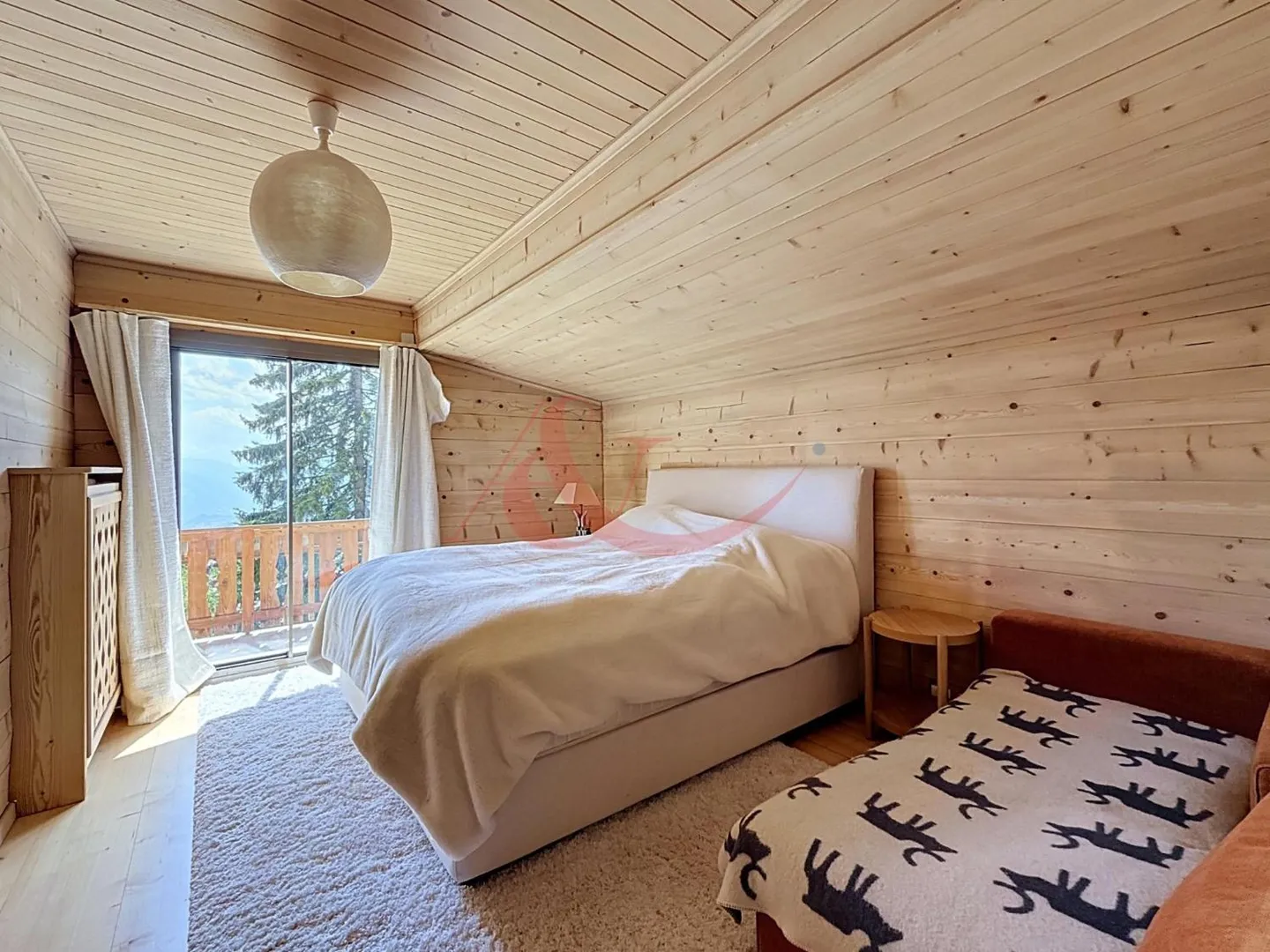 Your extraordinary refuge in the heart of Crans! - Photo 10 of 13
